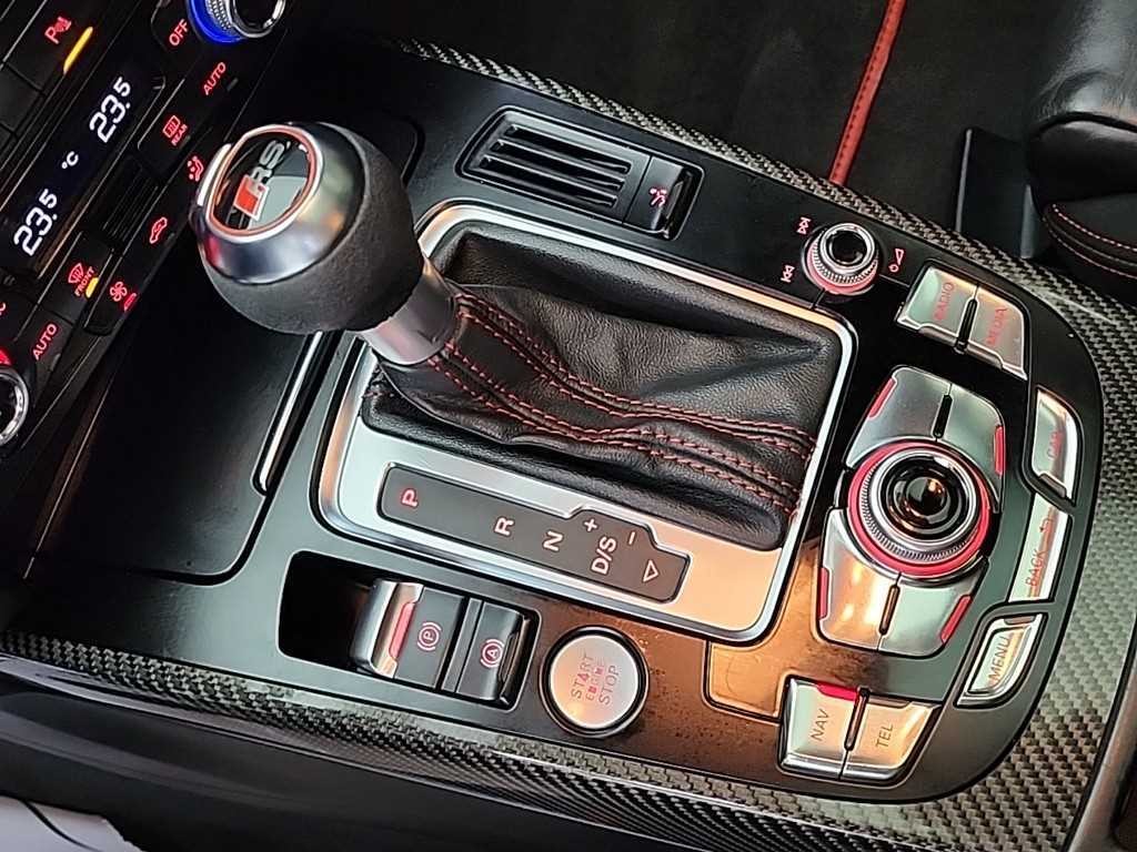 아우디 RS5 4.2 FSI 콰트로 이미지 8