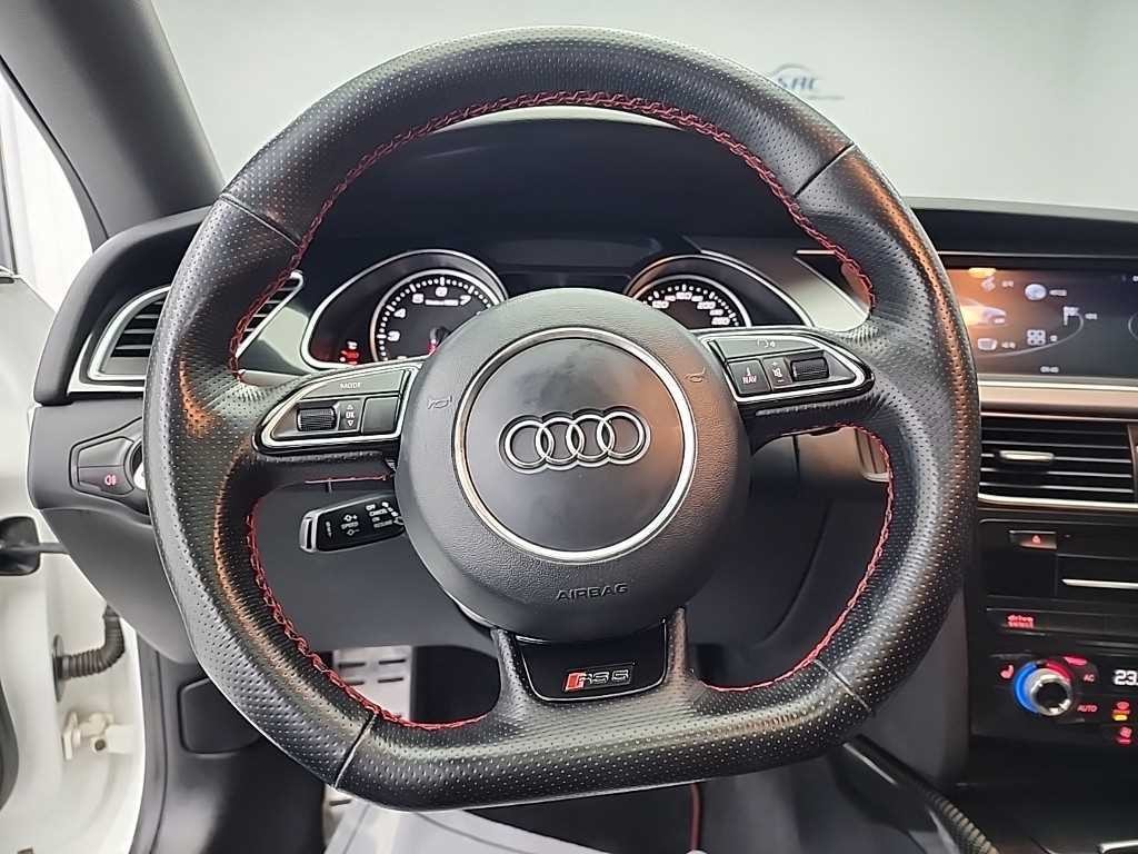 아우디 RS5 4.2 FSI 콰트로 이미지 9