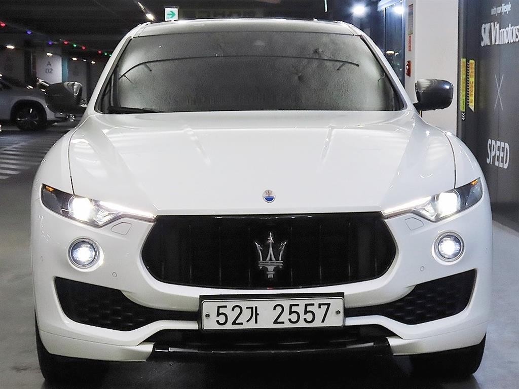 마세라티 르반떼 3.0 AWD 이미지 2