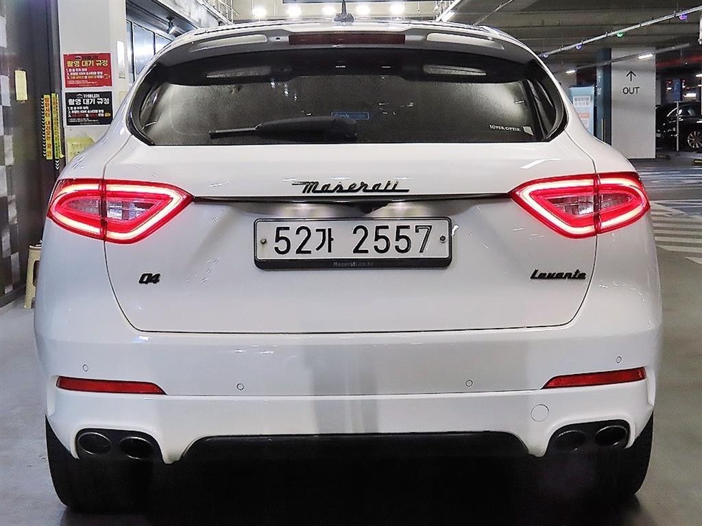 마세라티 르반떼 3.0 AWD 이미지 5