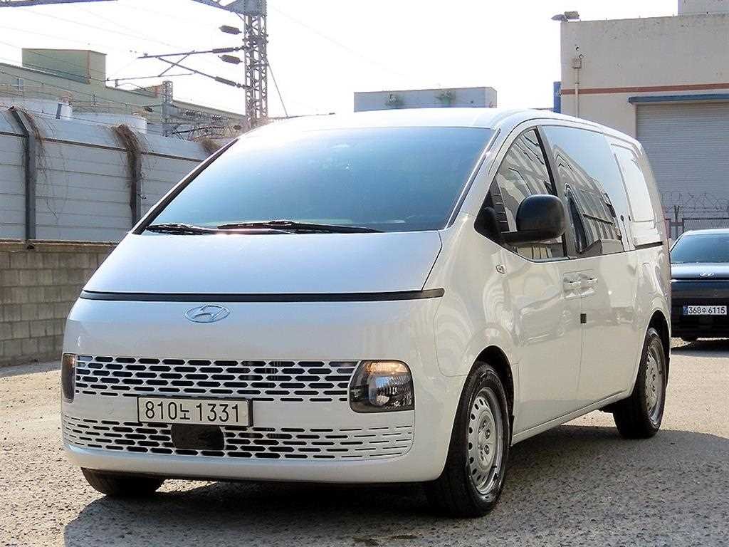 현대 스타리아 2WD 디젤 카고 스마트 5인승 이미지 2