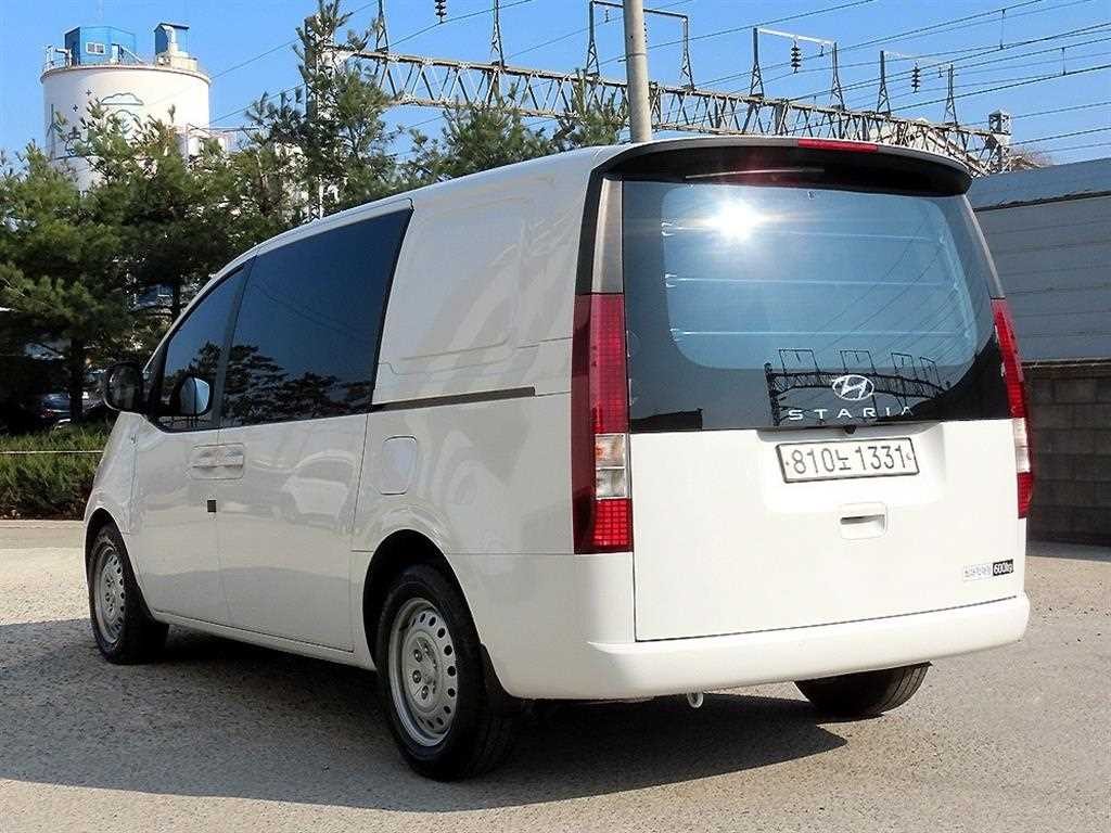 현대 스타리아 2WD 디젤 카고 스마트 5인승 이미지 3