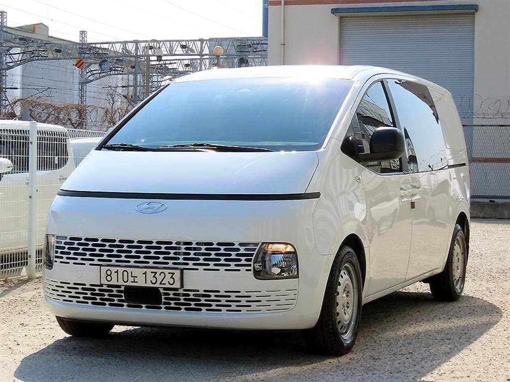 현대 스타리아 2WD 디젤 카고 스마트 5인승 이미지 2