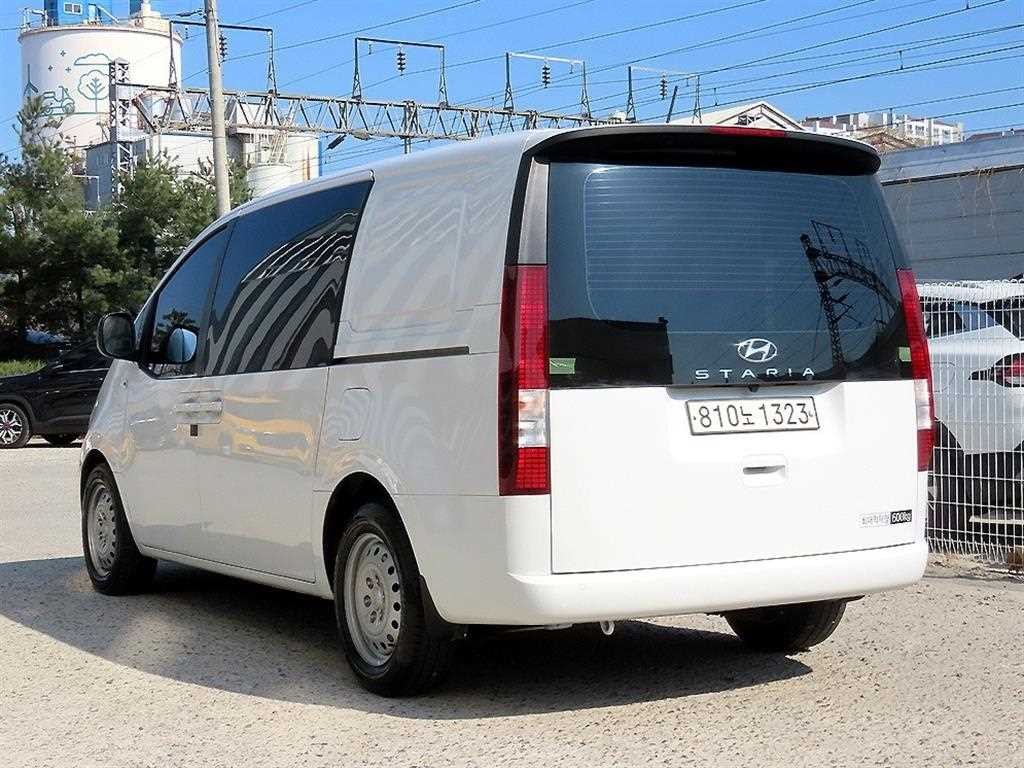 현대 스타리아 2WD 디젤 카고 스마트 5인승 이미지 3