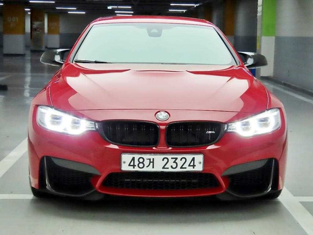 BMW 4시리즈 M4 (F82) 컨버터블 페인트워크 에디션 이미지 1