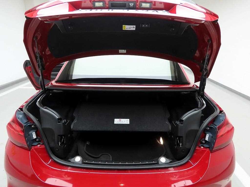 BMW 4시리즈 M4 (F82) 컨버터블 페인트워크 에디션 이미지 17