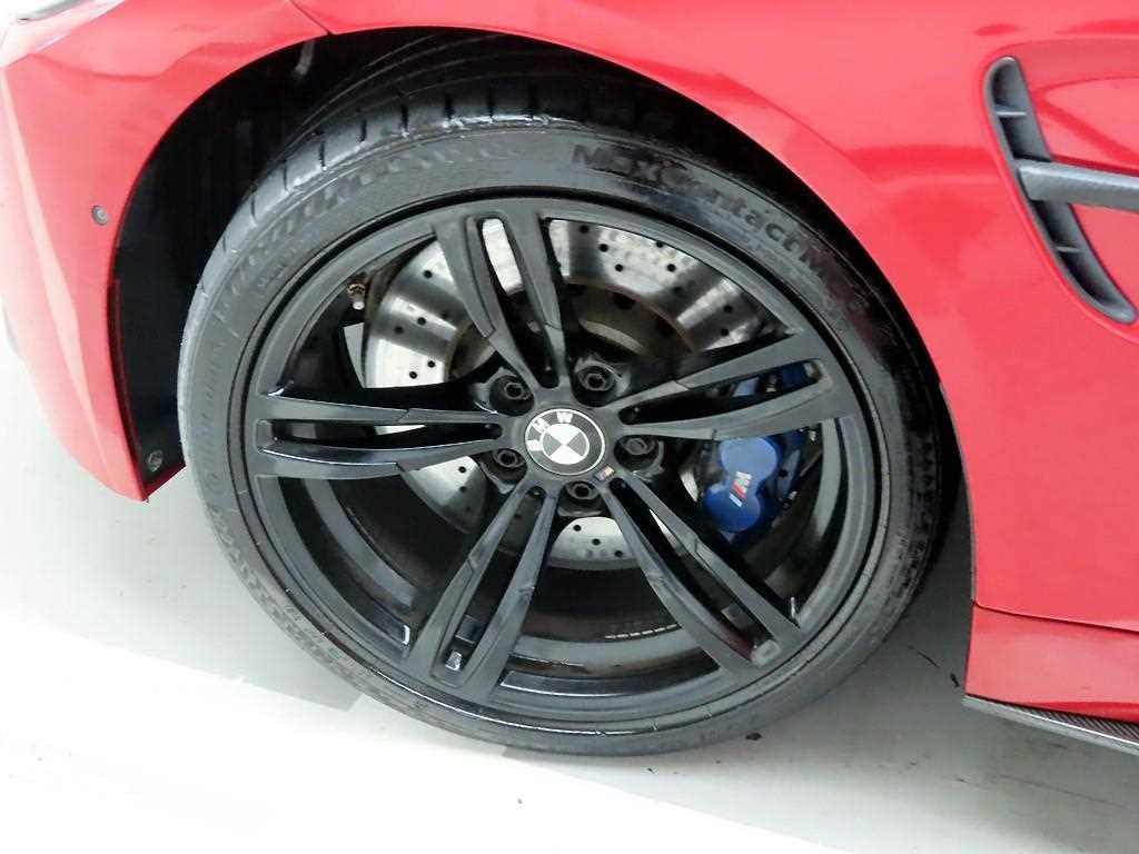 BMW 4시리즈 M4 (F82) 컨버터블 페인트워크 에디션 이미지 19