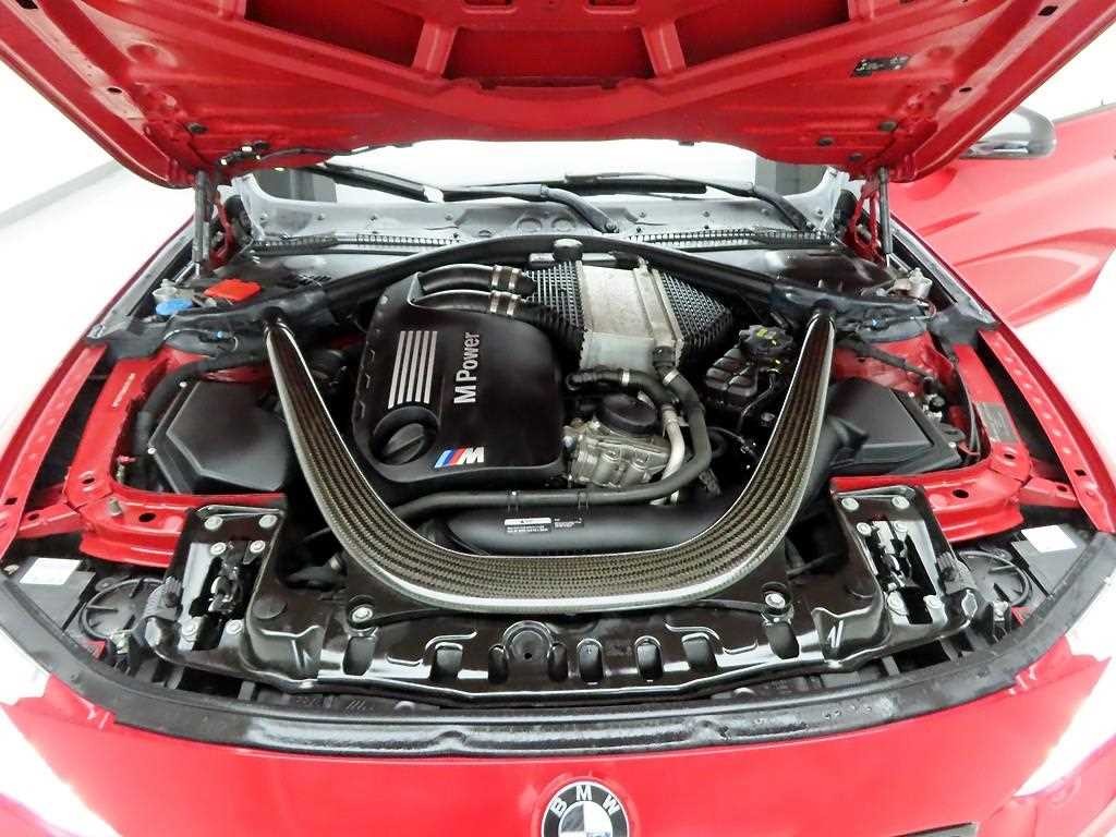 BMW 4시리즈 M4 (F82) 컨버터블 페인트워크 에디션 이미지 20