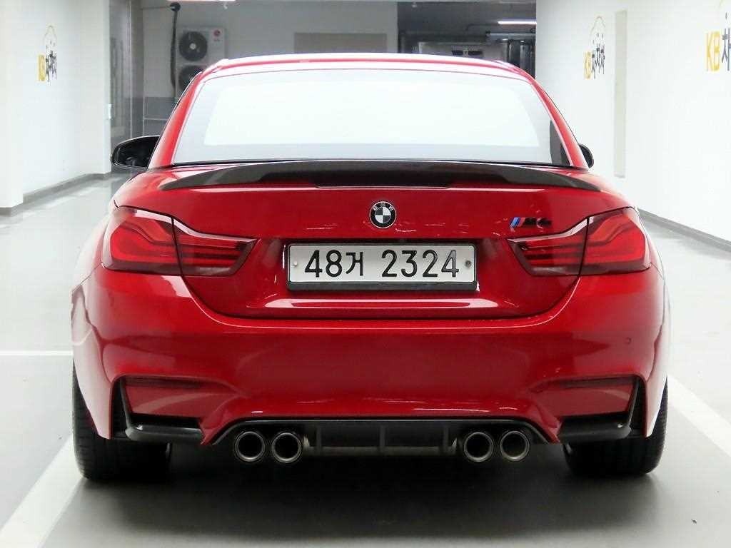 BMW 4시리즈 M4 (F82) 컨버터블 페인트워크 에디션 이미지 3