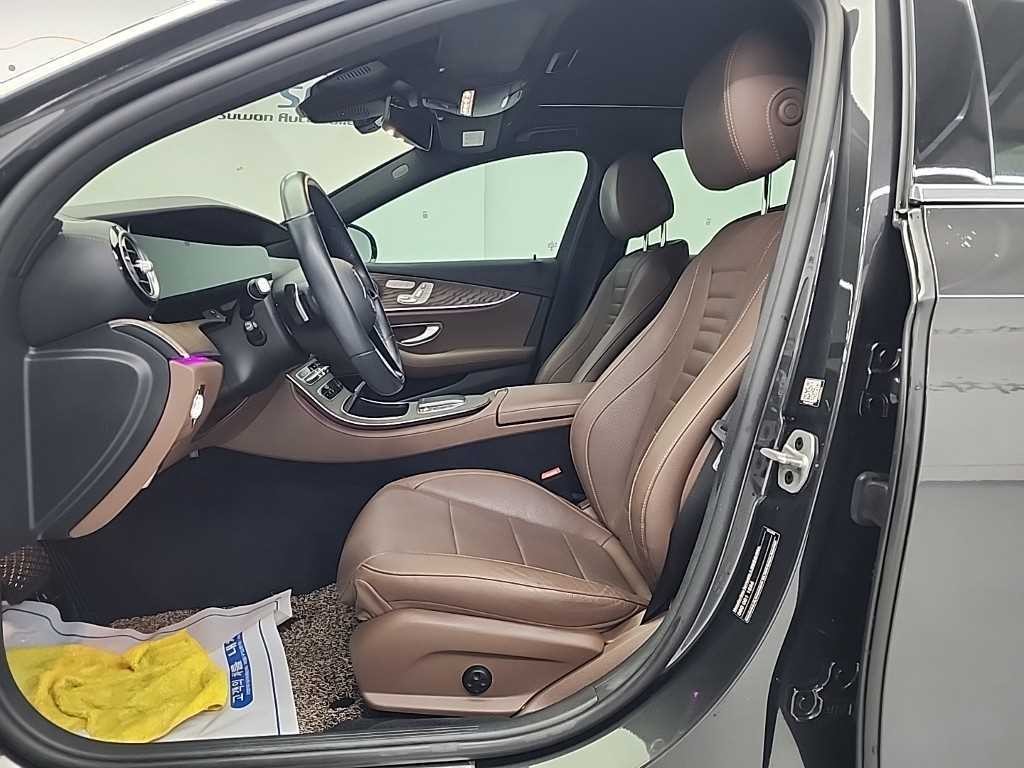 벤츠 E 클래스 E-클래스 W213 E220d 4MATIC 익스클루시브 이미지 11