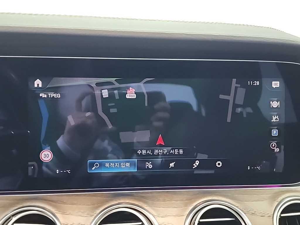 벤츠 E 클래스 E-클래스 W213 E220d 4MATIC 익스클루시브 이미지 16