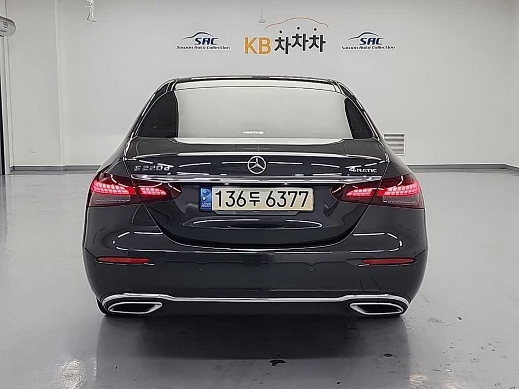 벤츠 E 클래스 E-클래스 W213 E220d 4MATIC 익스클루시브 이미지 3