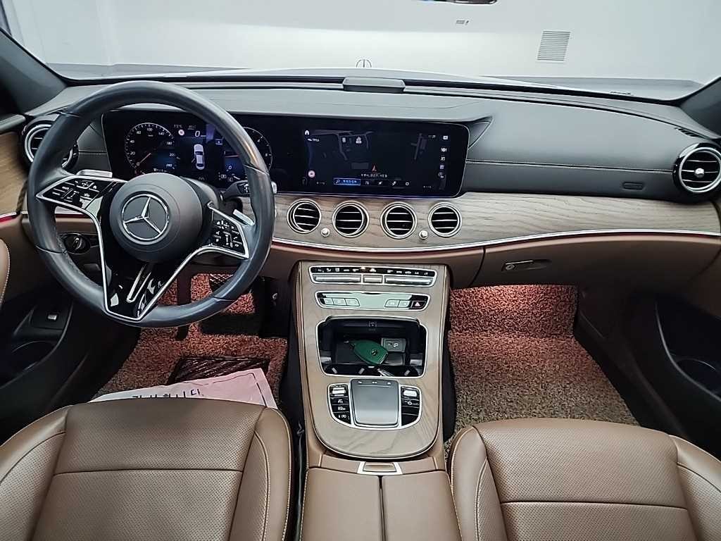 벤츠 E 클래스 E-클래스 W213 E220d 4MATIC 익스클루시브 이미지 7
