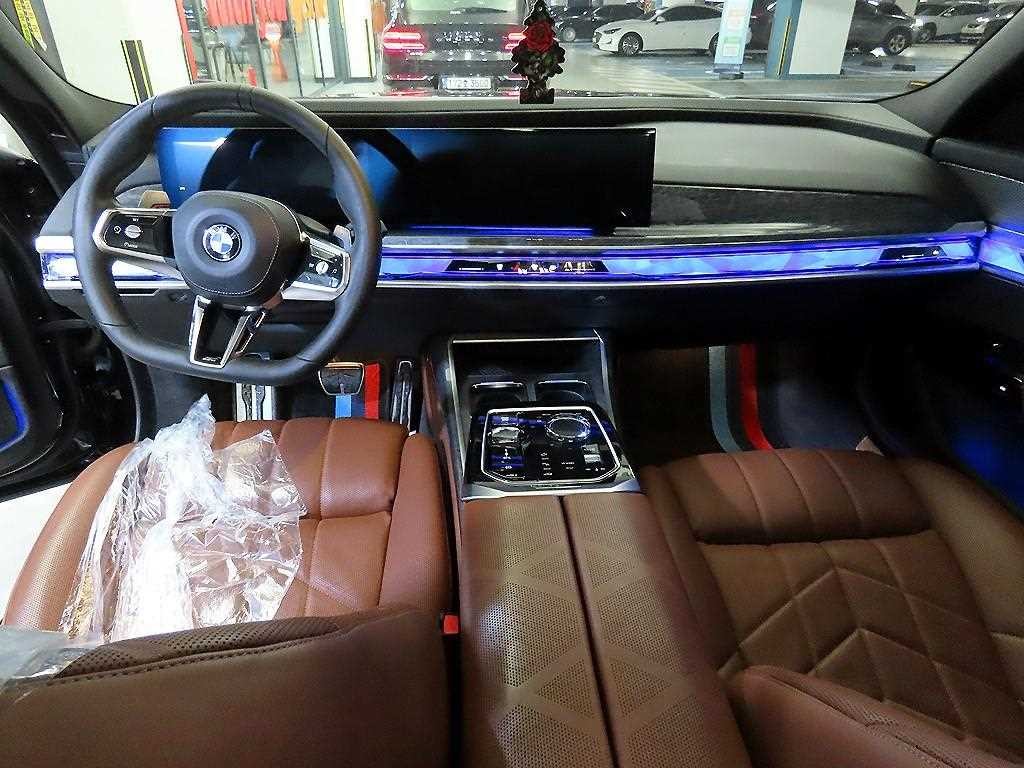 BMW 7시리즈 7시리즈 (G70) 740d xDrive M 스포츠 이미지 10