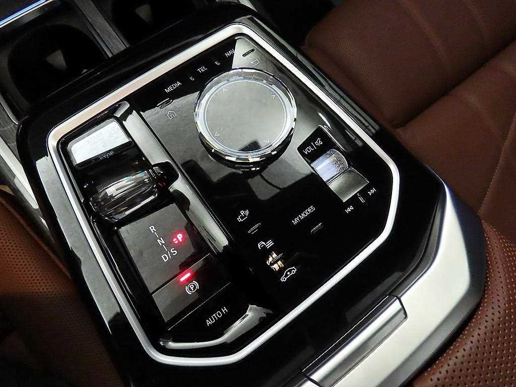 BMW 7시리즈 7시리즈 (G70) 740d xDrive M 스포츠 이미지 12