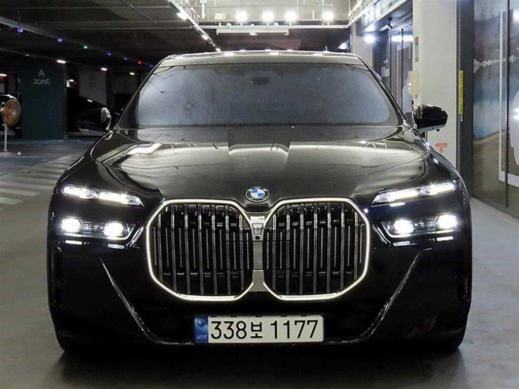 BMW 7시리즈 7시리즈 (G70) 740d xDrive M 스포츠 이미지 2