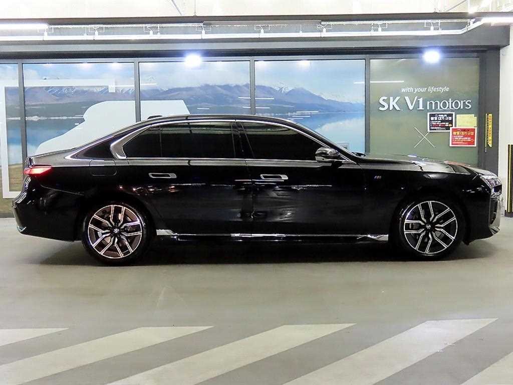 BMW 7시리즈 7시리즈 (G70) 740d xDrive M 스포츠 이미지 3
