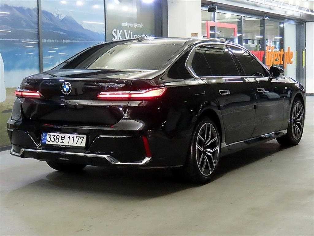 BMW 7시리즈 7시리즈 (G70) 740d xDrive M 스포츠 이미지 4