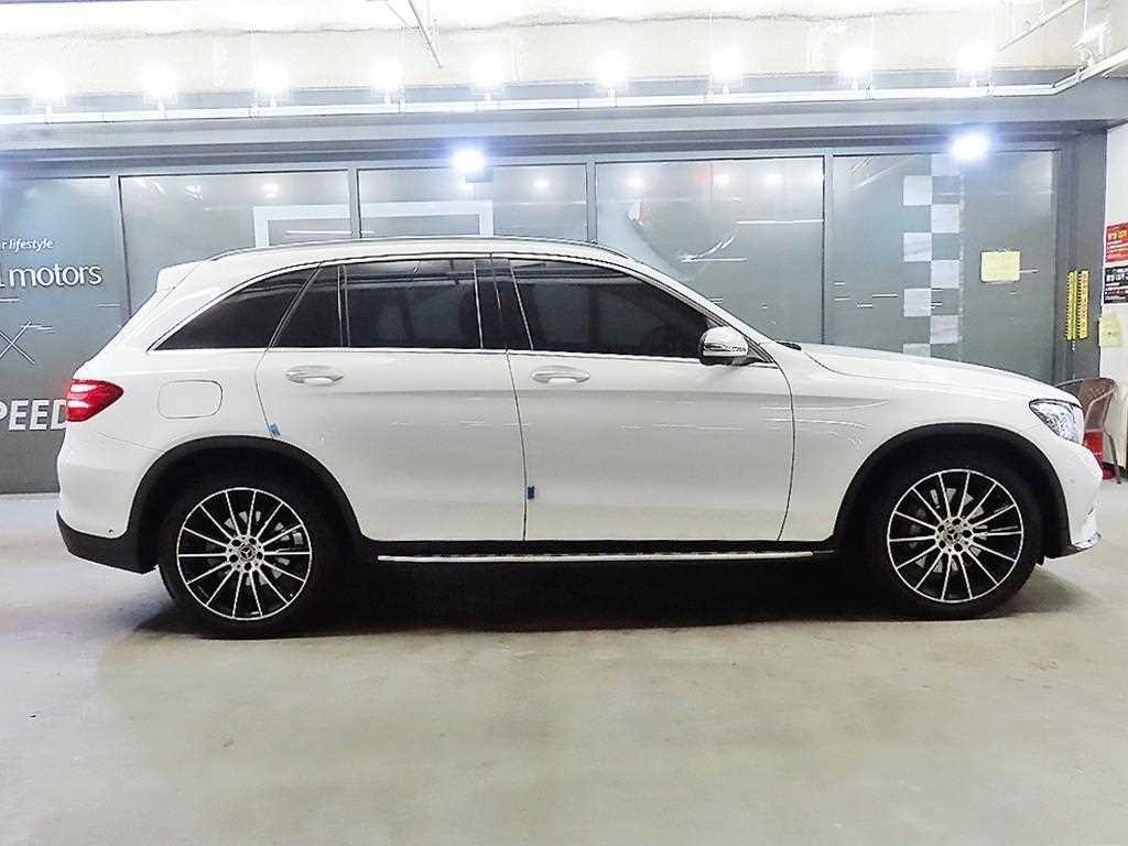 벤츠 GLC 클래스 GLC클래스 X253 GLC 250 d 4MATIC 이미지 3