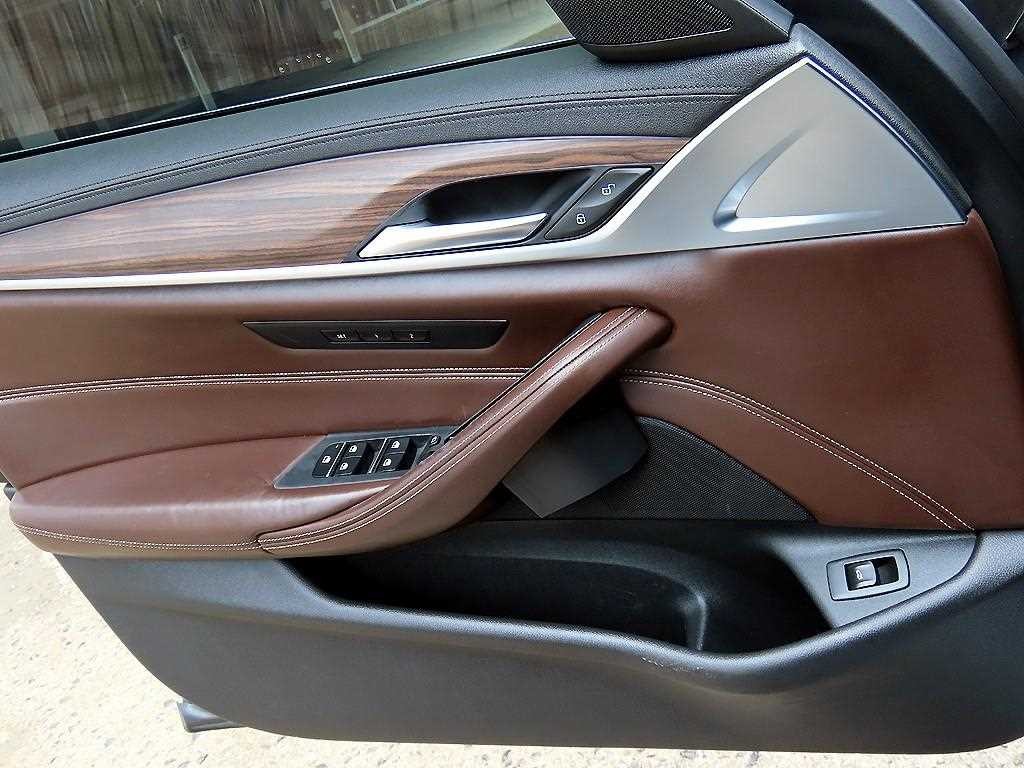 BMW 5시리즈 5시리즈 (G30) 520d xDrive 럭셔리 플러스 이미지 11
