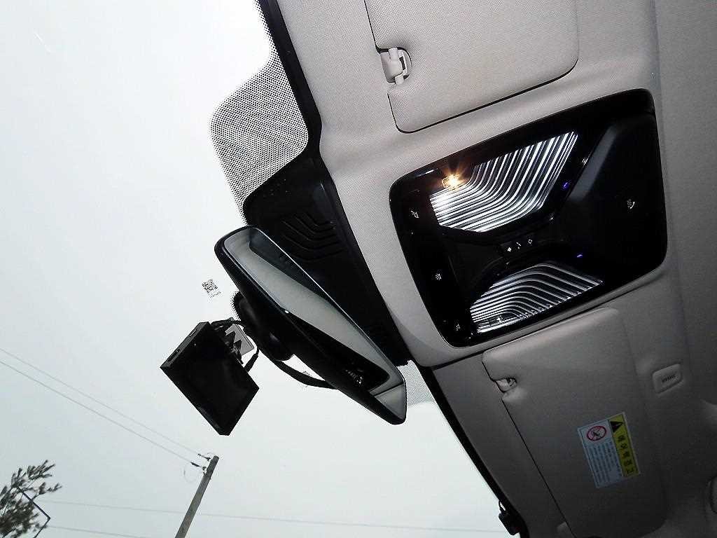 BMW 5시리즈 5시리즈 (G30) 520d xDrive 럭셔리 플러스 이미지 14