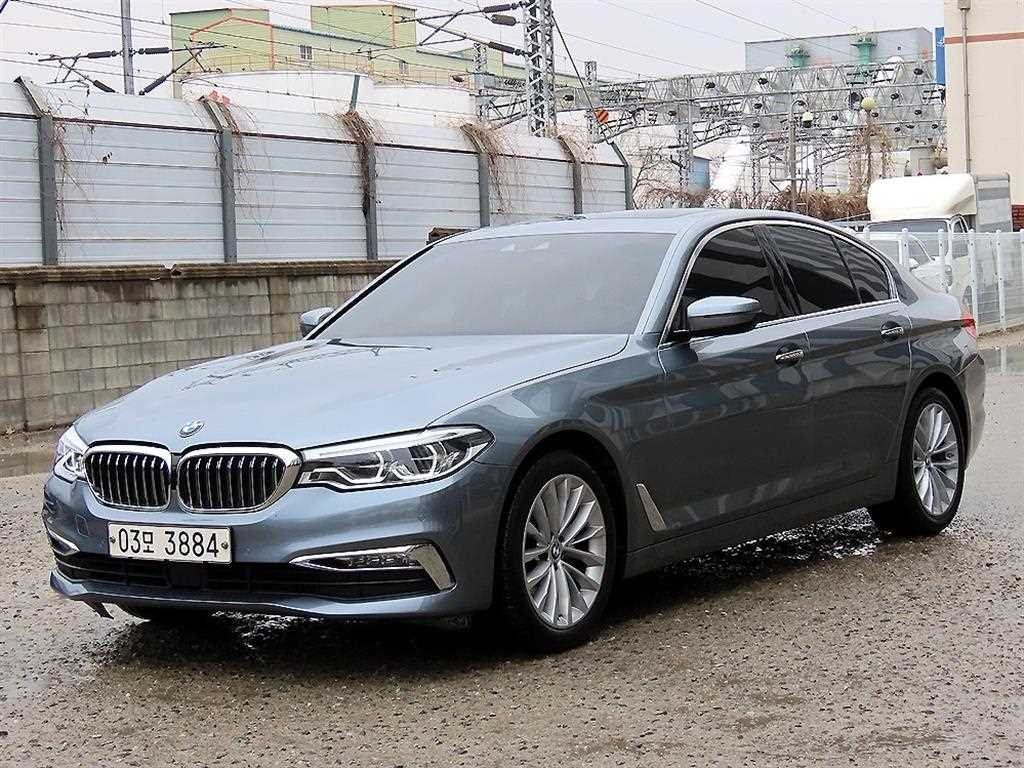 BMW 5시리즈 5시리즈 (G30) 520d xDrive 럭셔리 플러스 이미지 2