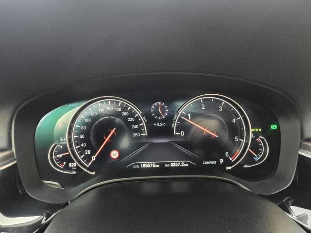 BMW 5시리즈 5시리즈 (G30) 520d xDrive 럭셔리 플러스 이미지 20