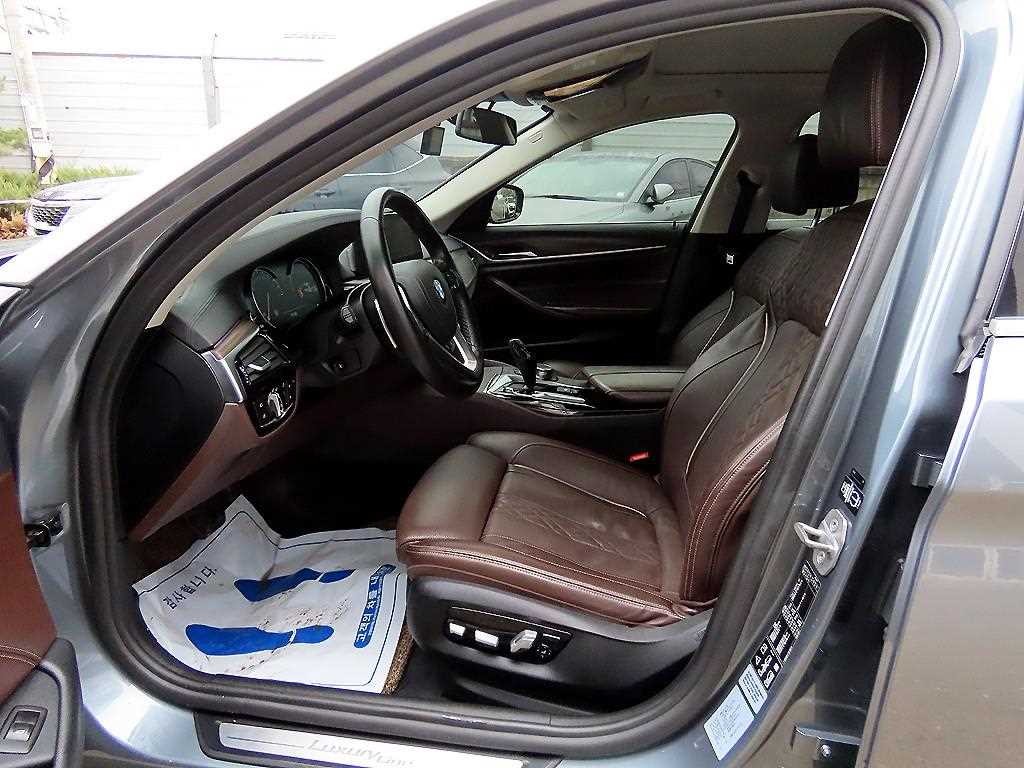BMW 5시리즈 5시리즈 (G30) 520d xDrive 럭셔리 플러스 이미지 5