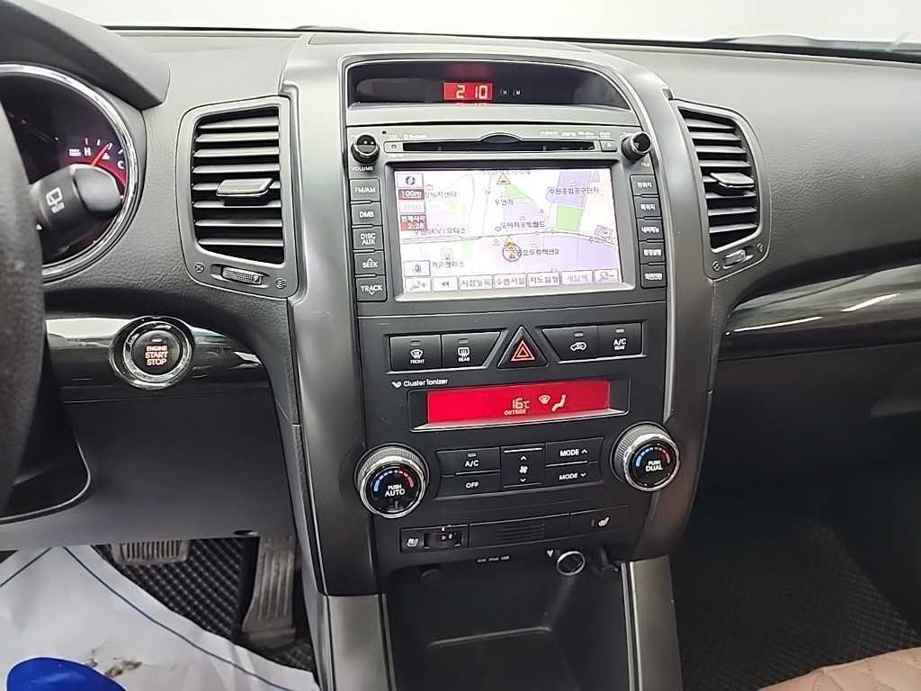 기아 쏘렌토 쏘렌토 R 디젤 2WD 2.0 LIMITED 프리미엄 이미지 10