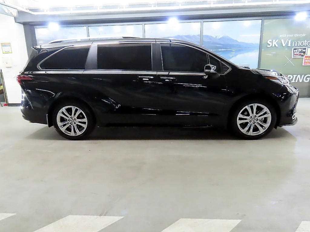 토요타 시에나 2.5 2WD 하이브리드 이미지 3