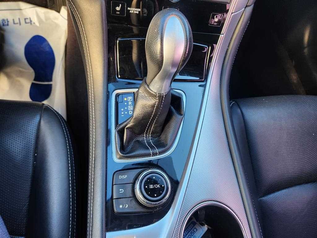 인피니티 Q Q50 2.2D 프리미엄 이미지 10