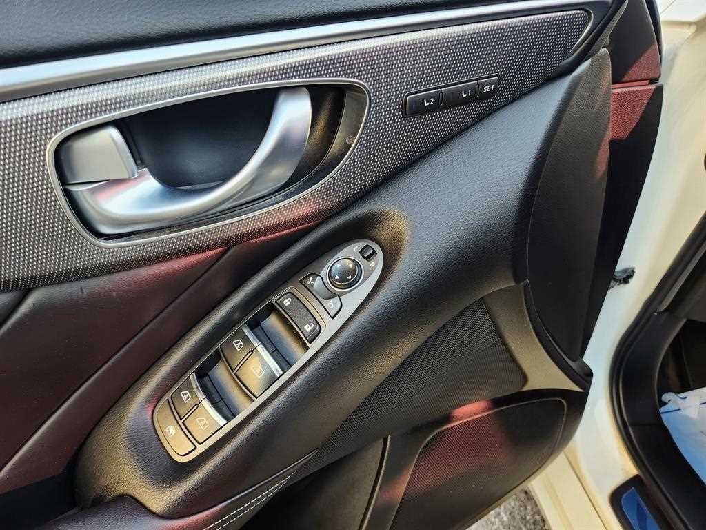 인피니티 Q Q50 2.2D 프리미엄 이미지 11