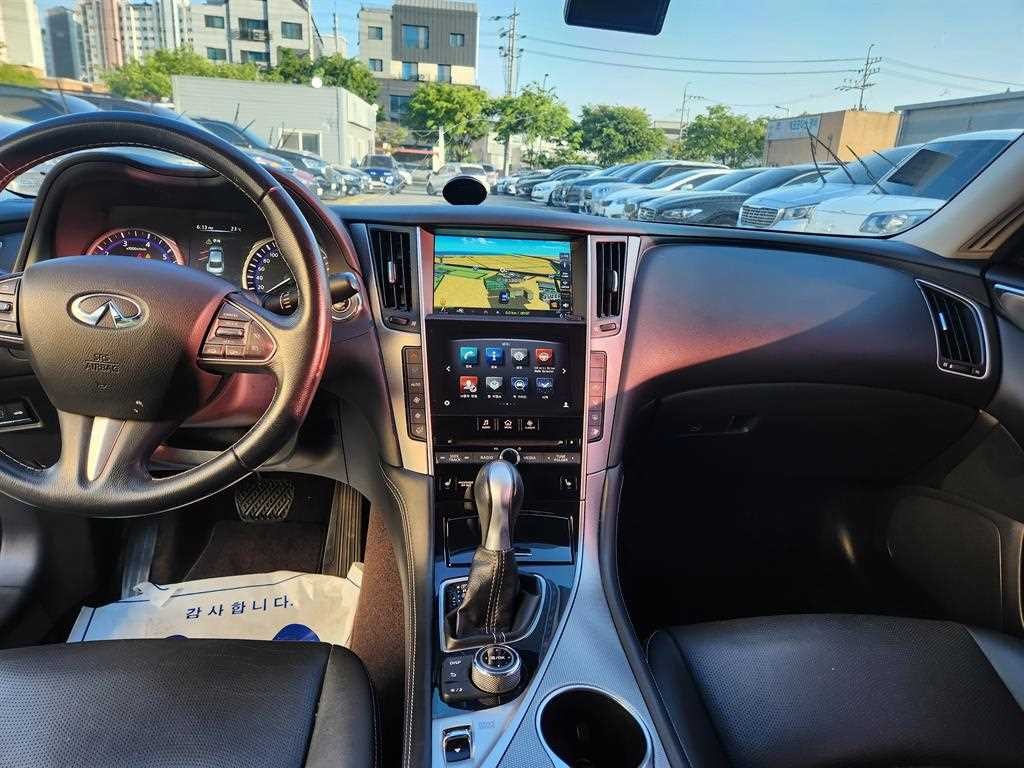 인피니티 Q Q50 2.2D 프리미엄 이미지 9