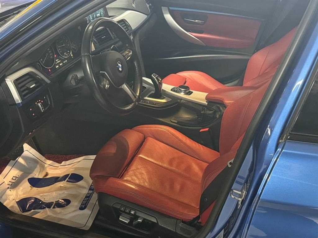 BMW 3시리즈 3시리즈 (F30) 330i M 스포츠 이미지 12