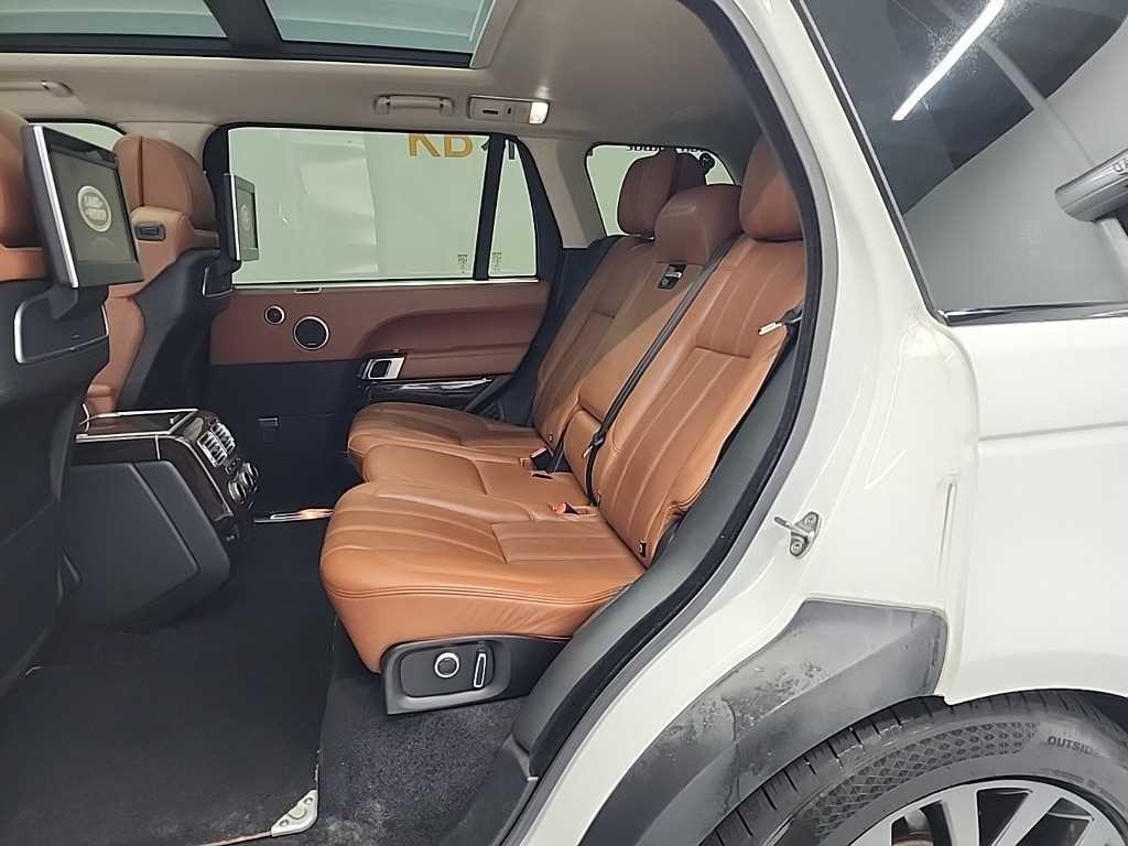 랜드로버 레인지로버 레인지로버 4세대 4.4 SDV8 VOGUE SE LWB 디젤 이미지 12
