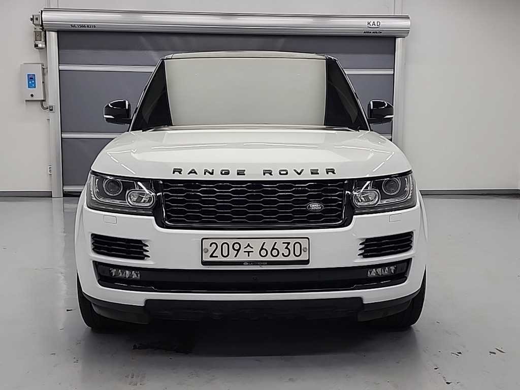 랜드로버 레인지로버 레인지로버 4세대 4.4 SDV8 VOGUE SE LWB 디젤 이미지 2