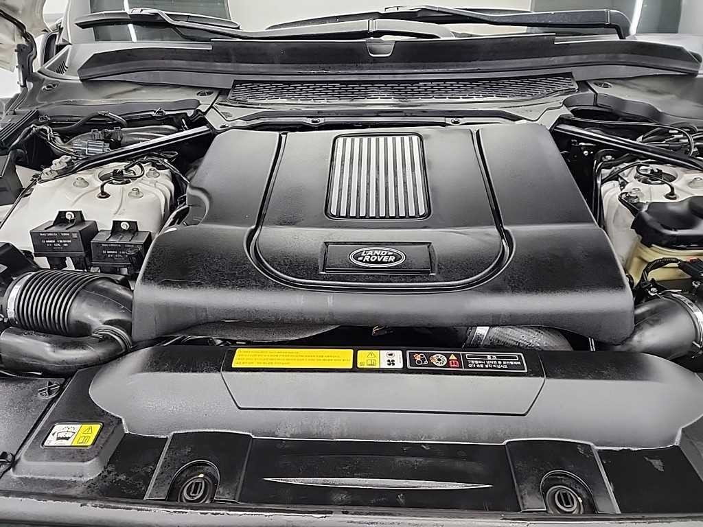 랜드로버 레인지로버 레인지로버 4세대 4.4 SDV8 VOGUE SE LWB 디젤 이미지 5
