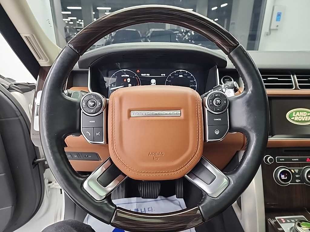 랜드로버 레인지로버 레인지로버 4세대 4.4 SDV8 VOGUE SE LWB 디젤 이미지 9