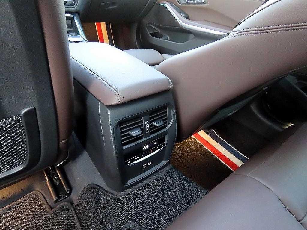 BMW 3시리즈 3시리즈 (G20) 320i M 스포츠 이미지 16