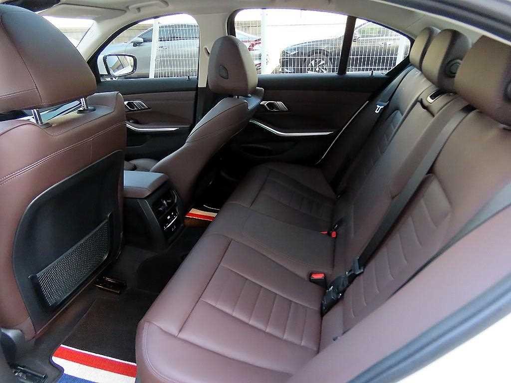 BMW 3시리즈 3시리즈 (G20) 320i M 스포츠 이미지 6