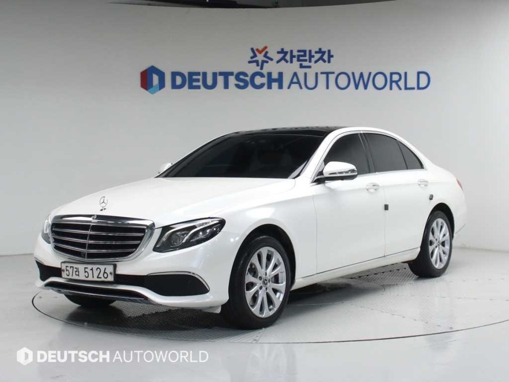 벤츠 E 클래스 E-클래스 W213 E300 4MATIC 익스클루시브 이미지 1