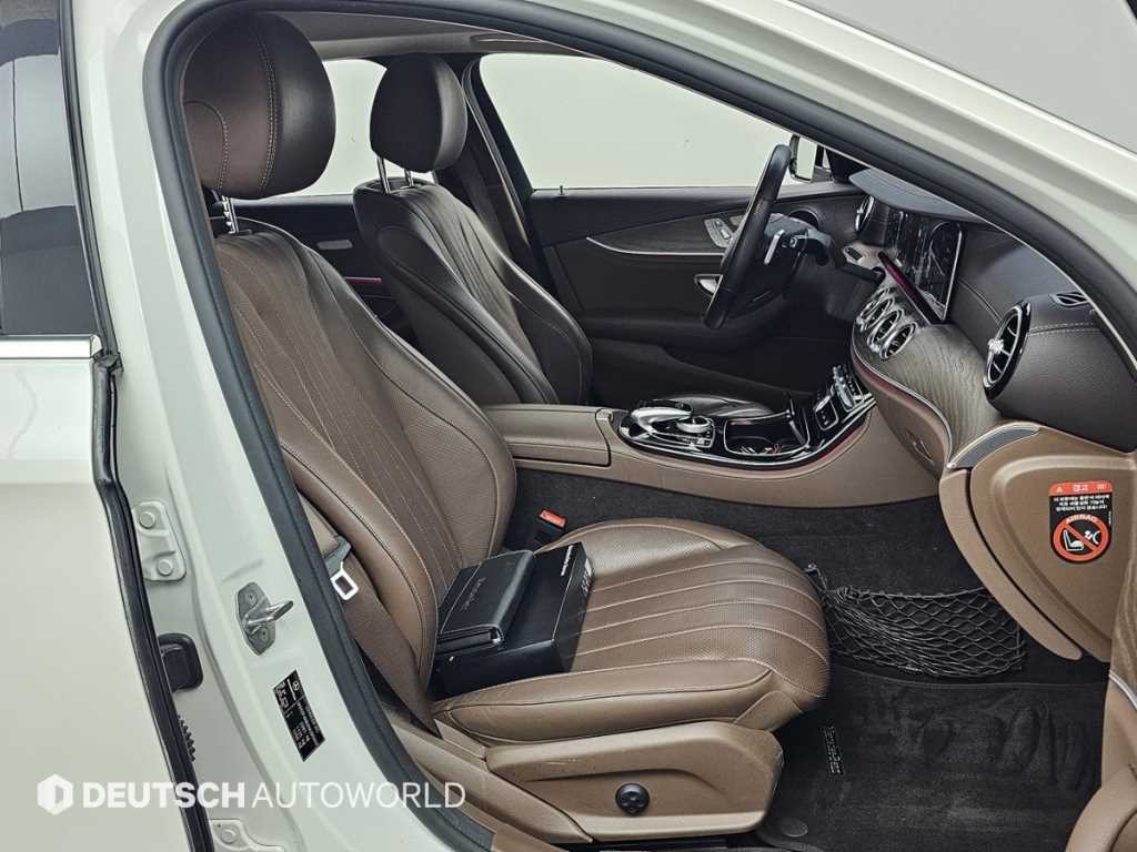 벤츠 E 클래스 E-클래스 W213 E300 4MATIC 익스클루시브 이미지 10