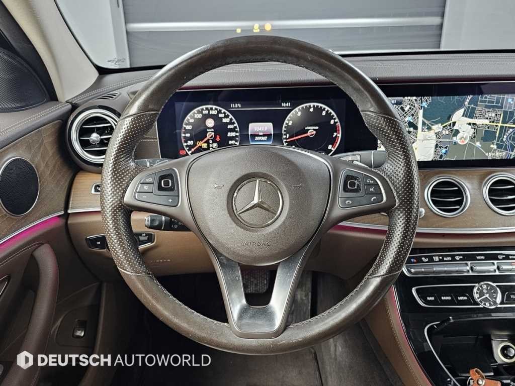 벤츠 E 클래스 E-클래스 W213 E300 4MATIC 익스클루시브 이미지 13