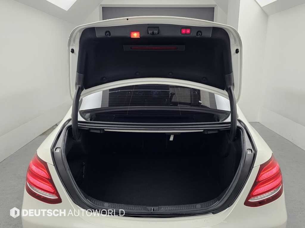 벤츠 E 클래스 E-클래스 W213 E300 4MATIC 익스클루시브 이미지 19