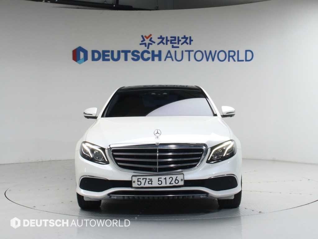 벤츠 E 클래스 E-클래스 W213 E300 4MATIC 익스클루시브 이미지 3
