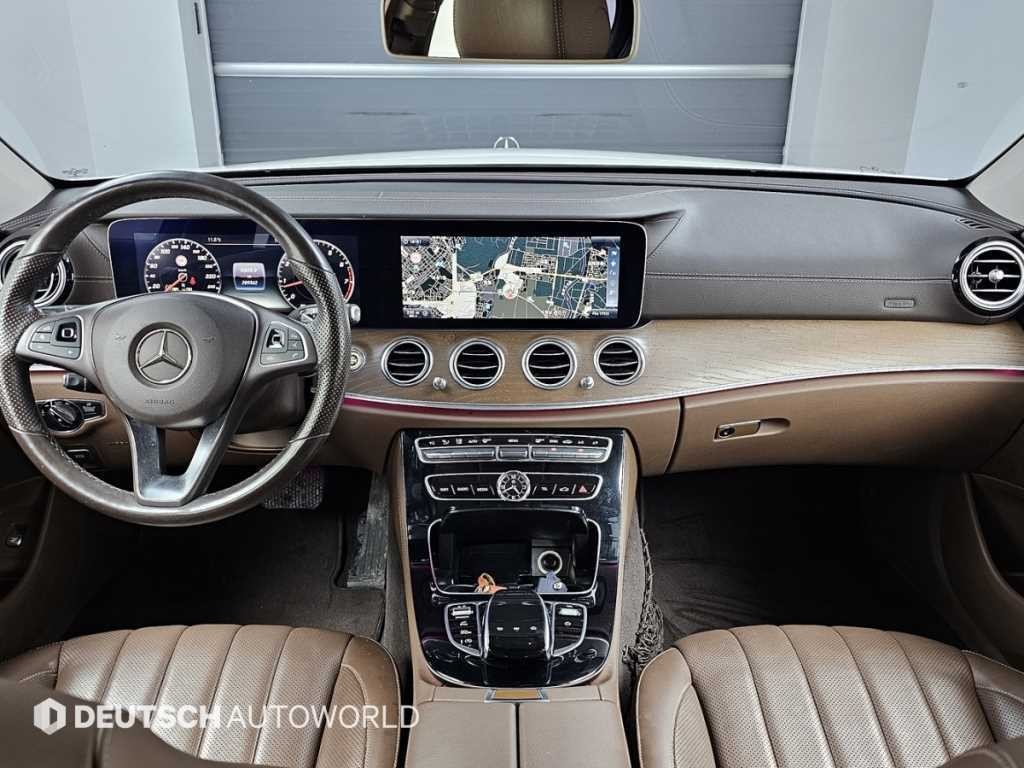 벤츠 E 클래스 E-클래스 W213 E300 4MATIC 익스클루시브 이미지 7