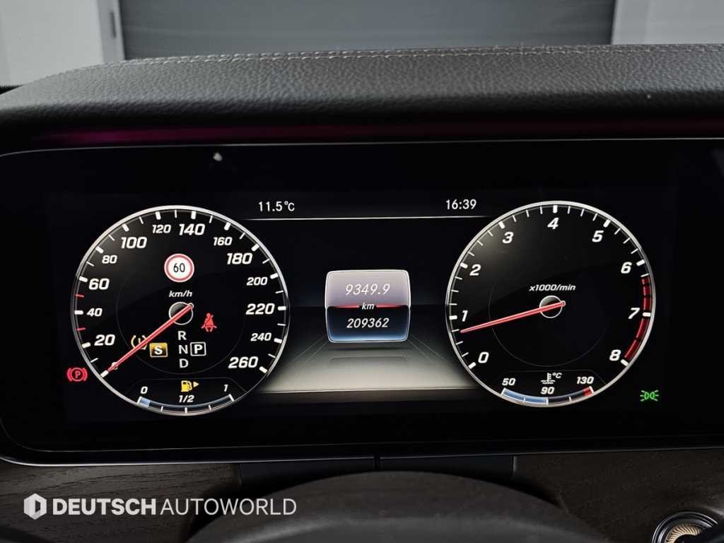 벤츠 E 클래스 E-클래스 W213 E300 4MATIC 익스클루시브 이미지 8
