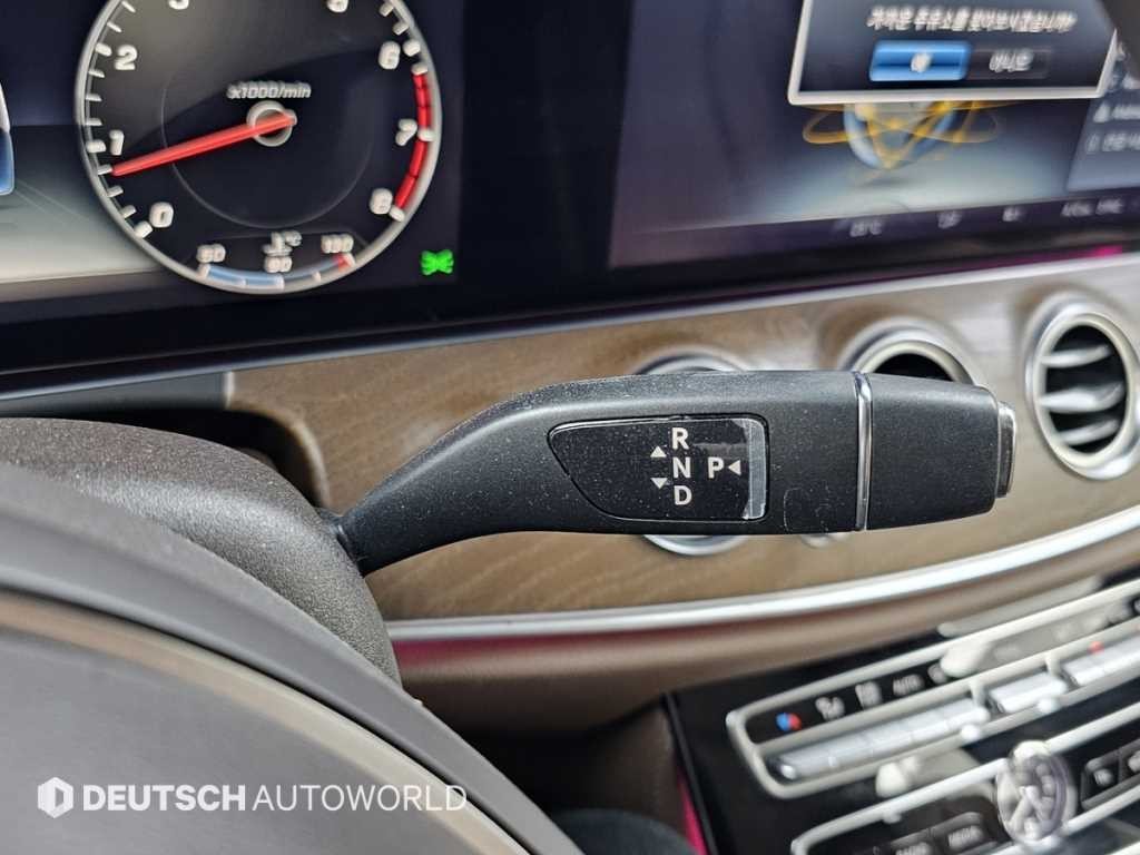 벤츠 E 클래스 E-클래스 W213 E300 4MATIC 익스클루시브 이미지 9