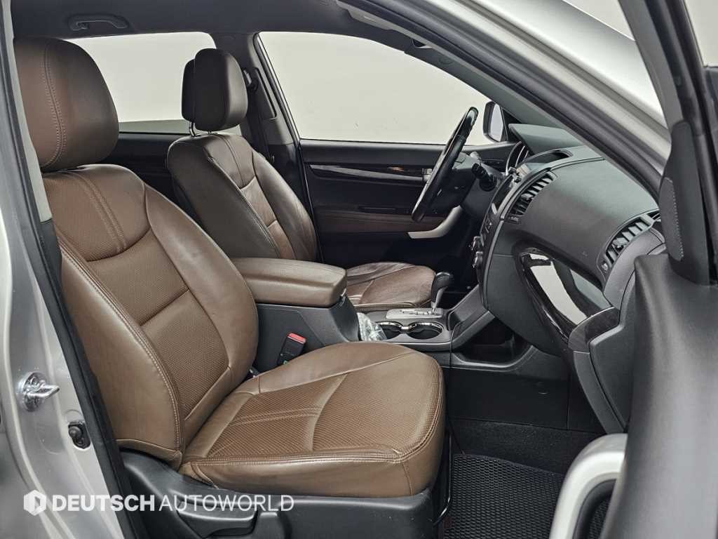 기아 쏘렌토 쏘렌토 R 디젤 2WD 2.0 LIMITED 프리미엄 이미지 10