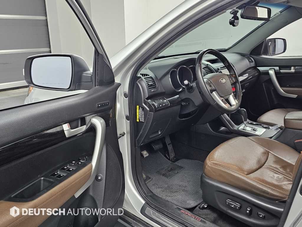 기아 쏘렌토 쏘렌토 R 디젤 2WD 2.0 LIMITED 프리미엄 이미지 11